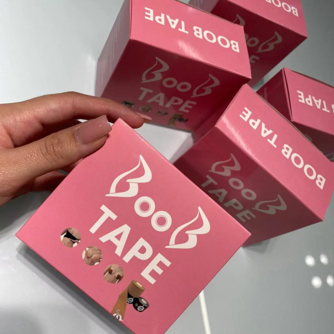 BOOB TAPE CINTA PARA EL BUSTO – REALZA TU ESCOTE AL INSTANTE